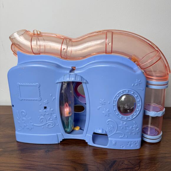 Littlest Pet Shop Little Lovin' Pet Playhouse with Figures - Picture 7 of 12